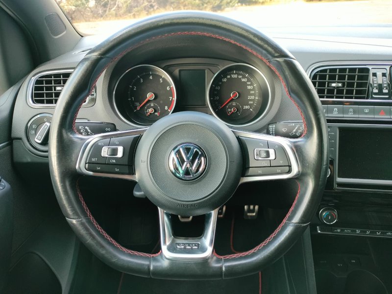 Volkswagen Polo 1.8 TSI BMT GTI 3p 2016, foto 17