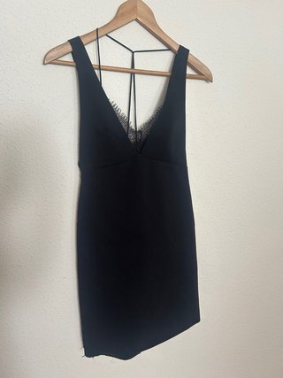 Vestido negro con encaje