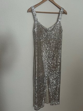 Vestido plateado lentejuelas