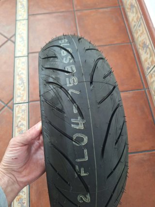 Bridgestone Battlax SC2 160/60R15 67H TMAX 560