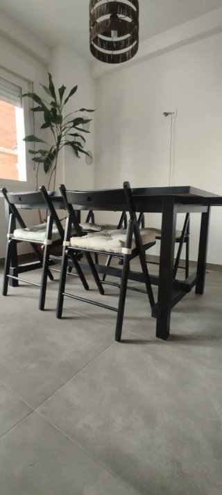 Mesa de Comedor Extensible y 4 Sillas
