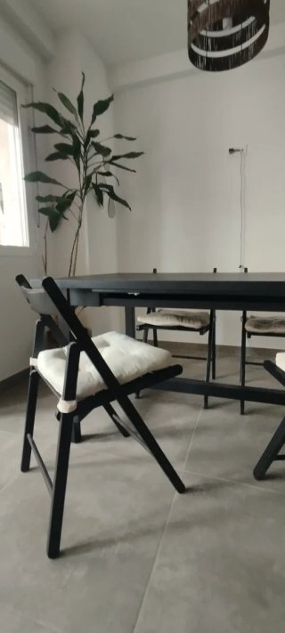 Mesa de Comedor Extensible y 4 Sillas