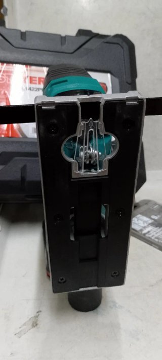 Taladro y caladora a bateria