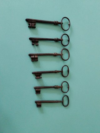 Set di 6 chiavi antiche