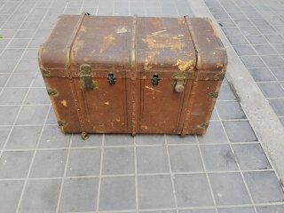 Baúl de viaje antiguo siglo XIX