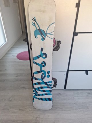 Tabla de Snowboard Völkl con Fijaciones.
