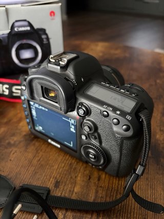 Cámara Canon EOS 5D Mark IV como nueva
