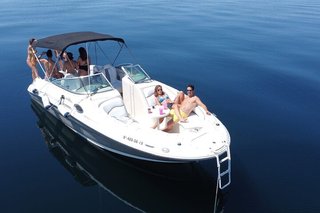 Embarcación Sea Ray 260