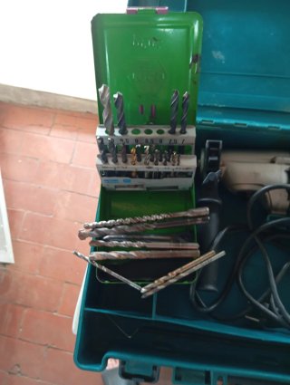 Taladro Makita HP2051 con Maletín