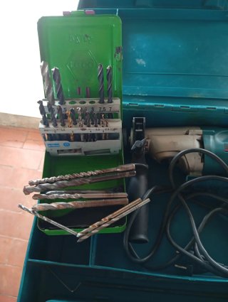 Taladro Makita HP2051 con Maletín