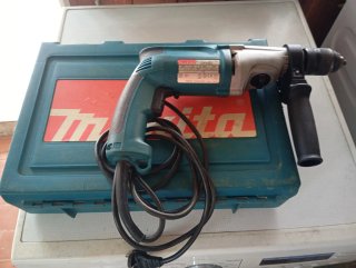 Taladro Makita HP2051 con Maletín