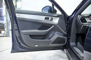 Porsche Panamera   4