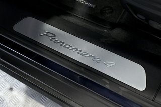 Porsche Panamera   4