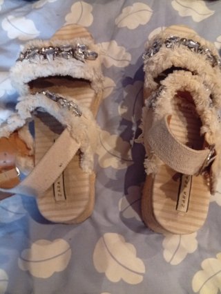 Sandalias Zara Beige y Plateadas