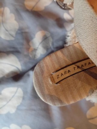 Sandalias Zara Beige y Plateadas
