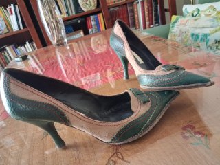 Zapatos de tacón Pura López beige y verde