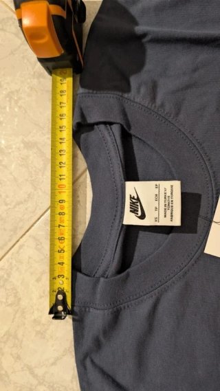 T-shirt / t shirt azul escura simples da nike