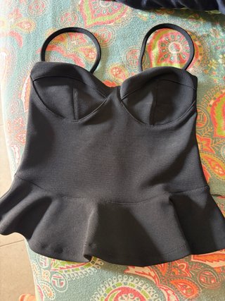 Top peplum Bershka negro