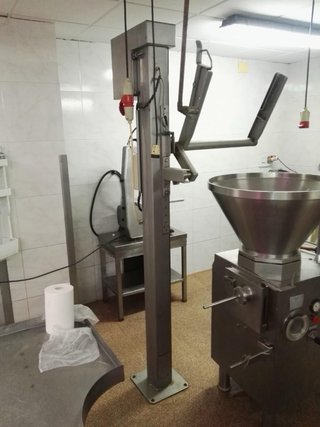 Elevador Industrial para Picadora y Embutidora
