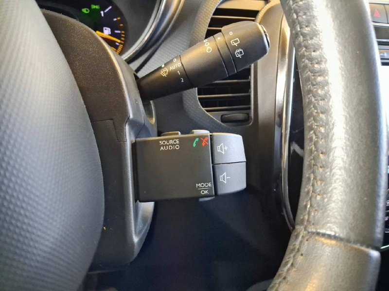 Renault Captur TCe Energy eco2 S&S Zen 2015, foto 11