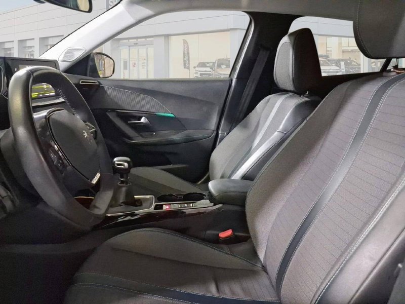 Peugeot 2008 Allure Pack Puretech S&S BVM6 (2021) 2021, foto 11