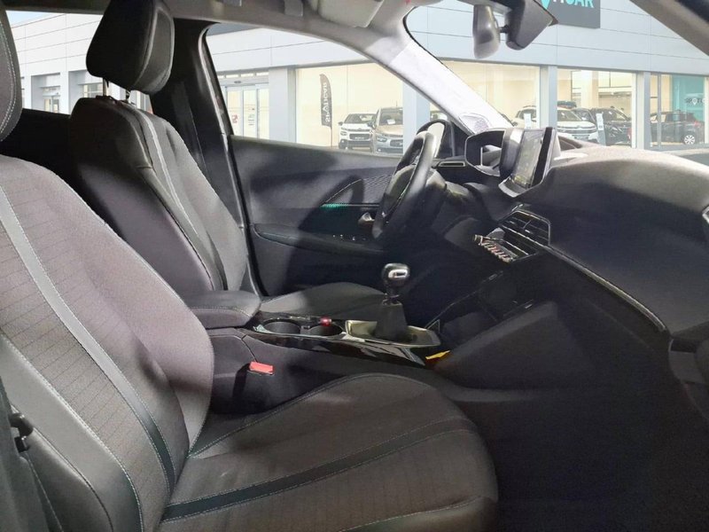 Peugeot 2008 Allure Pack Puretech S&S BVM6 (2021) 2021, foto 17