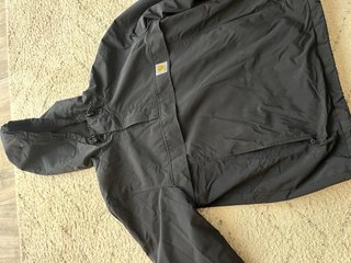 Chaqueta Carhartt Negra con Capucha