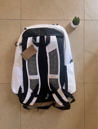 Mochila Nike Elite Blanco Y Dorado 32L