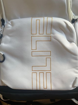 Mochila Nike Elite Blanco Y Dorado 32L