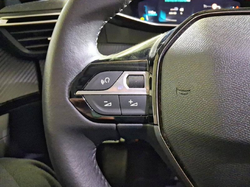 Peugeot e-2008 Eléctrico Allure Pack (2021) 2022, foto 19