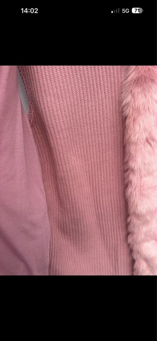 Chaleco peludo rosa Bershka