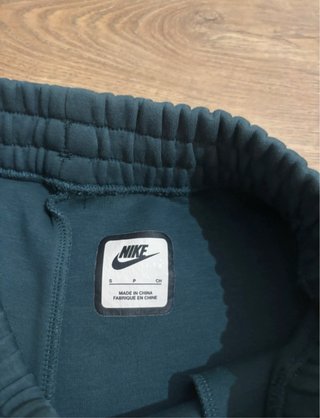 Pantalón chándal Nike Tech Fleece mujer verde