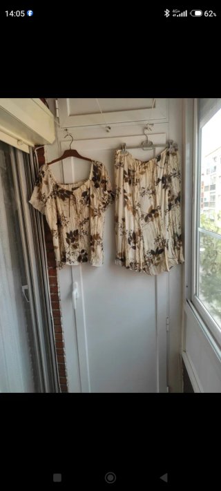 Conjunto de Blusa y Falda Estampado talla. 54