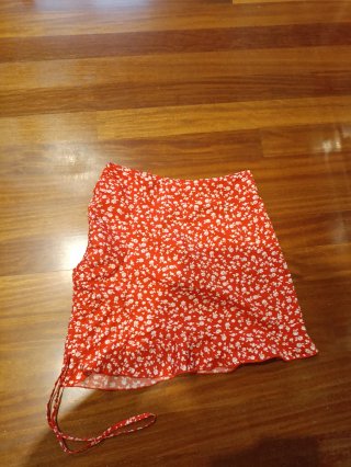 Falda mini floral roja