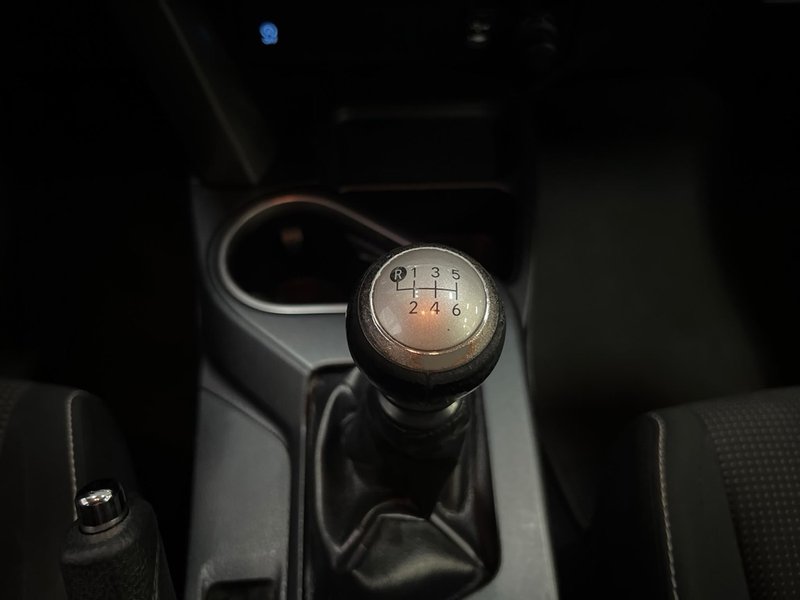 Toyota RAV4 2015, foto 22