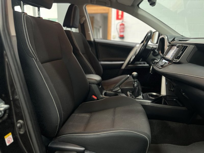 Toyota RAV4 2015, foto 12