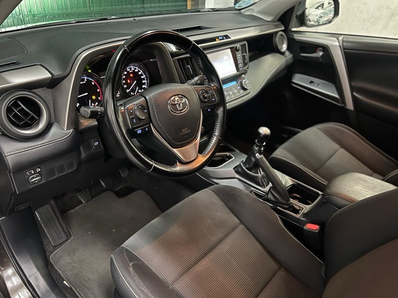 Toyota RAV4 2015, foto 9