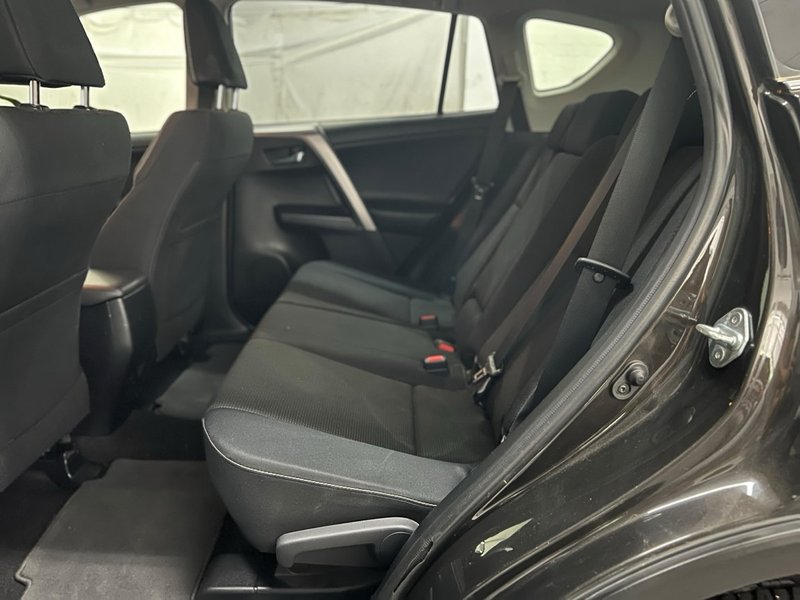 Toyota RAV4 2015, foto 13