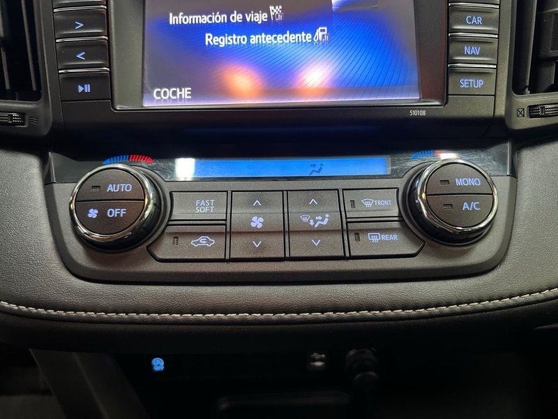 Toyota RAV4 2015, foto 21