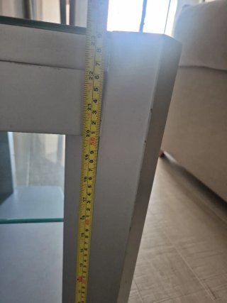 Mesa TV cristal con ruedas