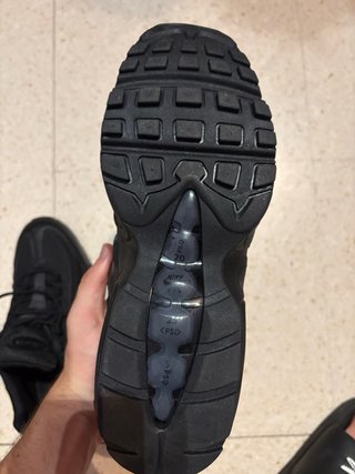 Nike Air Max 95 Negras