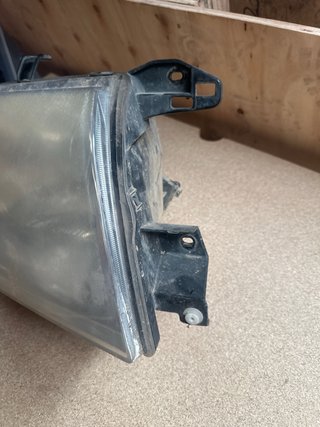 Faro Mitsubishi Montero V60 Delantero Derecho