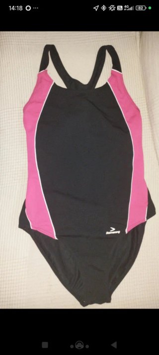 Bañador deportivo Boomerang negro y rosa
