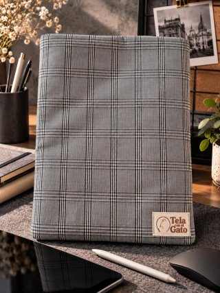 Funda iPad 11 Tela con el Gato Hecha a Mano