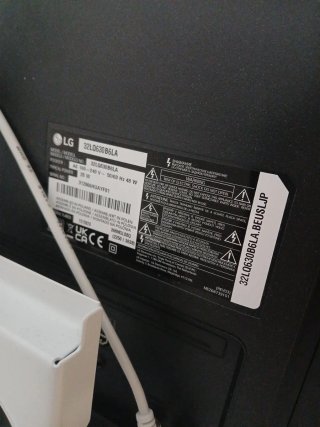 Televisión LG Smart TV de 32 pulgadas con Soporte
