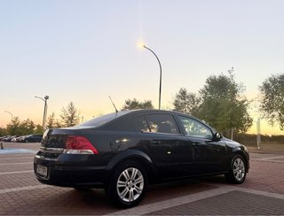 Opel Astra 2010