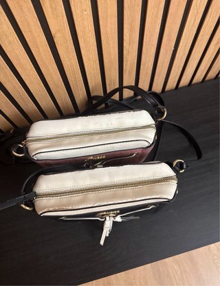2 Bolsos Guess Negros y Rosas Usados