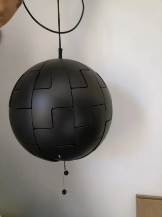 Lámpara IKEA incluye bombilla colores y mando