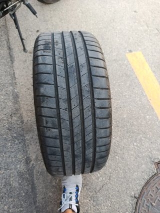 Neumático Bridgestone