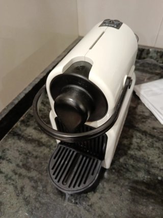 Cafetera Krups Blanca y Negra